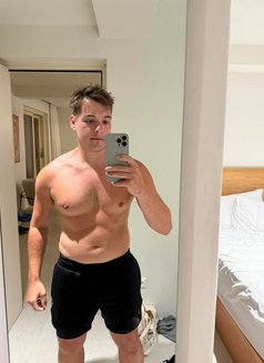 John Alexson - masseur in Kuala Lumpur Photo 2 of 3