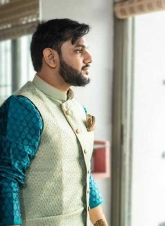 John Crow - Acompañantes masculino in Bangalore Photo 2 of 6