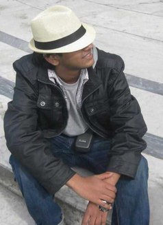 John Crow - Acompañantes masculino in Bangalore Photo 3 of 6