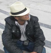 John Crow - Acompañantes masculino in Bangalore