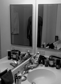 John Crow - Acompañantes masculino in Bangalore Photo 5 of 6