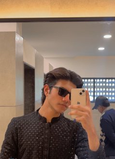 John Deo - Male escort in Pune Photo 2 of 15