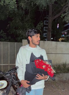 John Deo - Male escort in Pune Photo 6 of 15