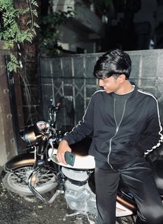 John Deo - Male escort in Pune Photo 15 of 15