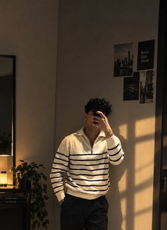 John escort -girls and couples - Acompañantes masculino in Seoul Photo 6 of 6