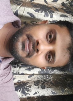 John - Male escort in New Delhi Photo 2 of 5
