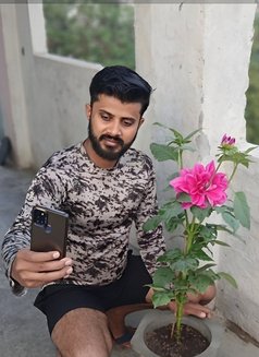 John - Male escort in New Delhi Photo 3 of 5