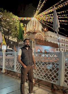 John - Male escort in New Delhi Photo 11 of 12