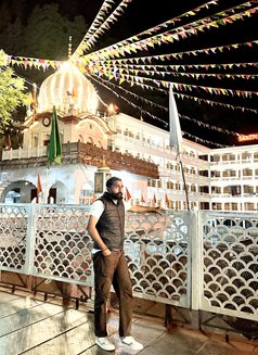 John - Male escort in New Delhi Photo 12 of 12