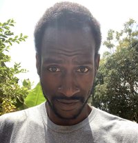 Curt - Male companion in Nairobi