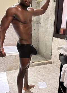 John - Male escort in Dubai Photo 1 of 4