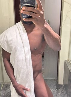 John - Male escort in Dubai Photo 4 of 4