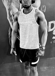 John - Male escort in Dubai Photo 5 of 5