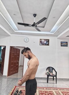 John Martin - Acompañantes masculino in Bangkok Photo 13 of 15