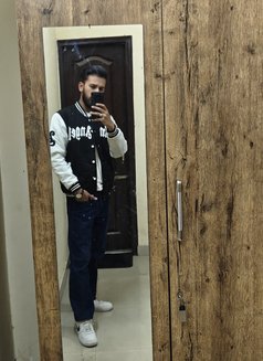 John Martin - Male escort in Guangzhou Photo 9 of 11