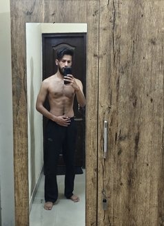 John Martin - Acompañantes masculino in Hyderabad Photo 10 of 12