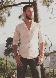 John Martin - Male escort in Muscat Photo 1 of 11