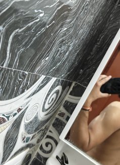 John Martin - Male escort in Muscat Photo 6 of 11