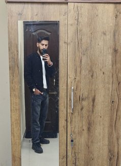 John Martin - Male adult performer in Noida Photo 27 of 27