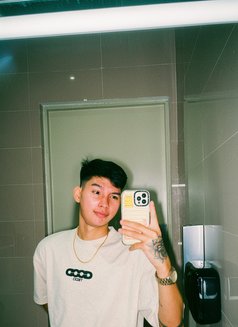 John Migs - Male escort in Manila Photo 2 of 9