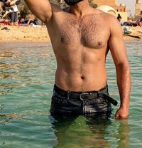 John - Acompañantes masculino in Al Manama