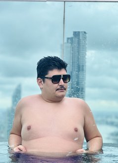 John - Acompañantes masculino in Bangkok Photo 2 of 15