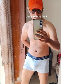 John Rosario - masseur in Pune Photo 3 of 3