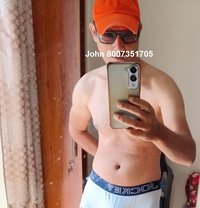 John Rosario - masseur in Pune