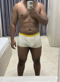 John Sier - Relaxing Massage for Ladies - Male escort in Colombo Photo 4 of 7