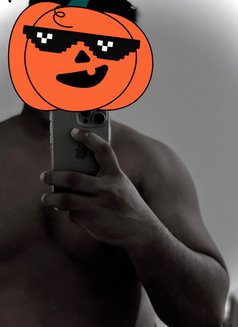 John Sier - Male escort in Colombo Photo 1 of 3