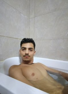 John - Male escort in Beirut Photo 21 of 21