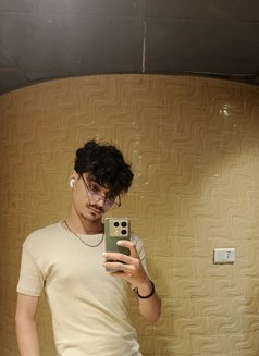 John - Acompañantes masculino in Beirut Photo 10 of 18