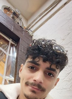 John - Acompañantes masculino in Beirut Photo 12 of 18