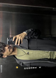 John - Male escort in Beirut Photo 6 of 14