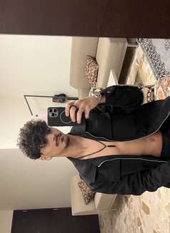 John - Male escort in Beirut Photo 7 of 14