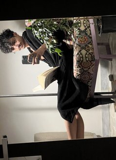 John - Male escort in Beirut Photo 9 of 13