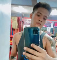 Johnny - Male escort in Manila