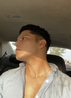 Johnny - Male escort in New Delhi Photo 2 of 3