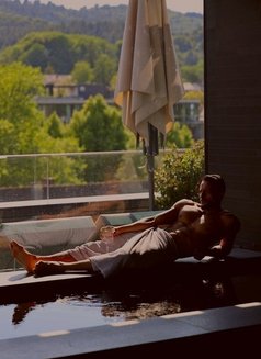 Johnny - Acompañantes masculino in Monaco Photo 7 of 12