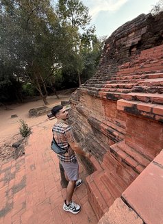 Johny - Male escort in Antwerp Photo 12 of 14