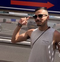 Johny in Bangkok - Acompañantes masculino in Bangkok Photo 1 of 6