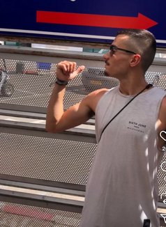 Johny - Male escort in Bangkok Photo 2 of 8