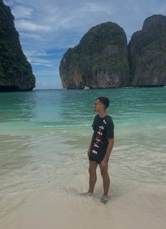 Johny - Male escort in Antwerp Photo 7 of 14