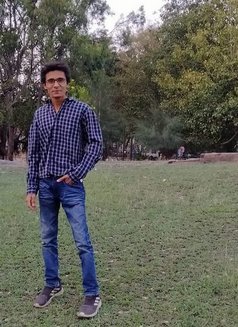 Johny - Male escort in Ahmedabad Photo 3 of 10
