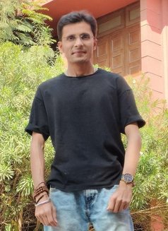 Johny - Male escort in Ahmedabad Photo 5 of 10
