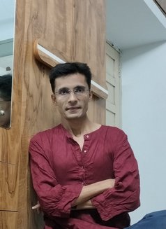 Johny - Male escort in Ahmedabad Photo 7 of 10
