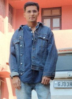 Johny - Male escort in Ahmedabad Photo 8 of 10