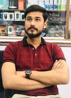 Johny - Male escort in Islamabad Photo 2 of 2