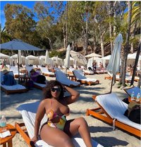 Jojo - puta in Accra Photo 1 of 3