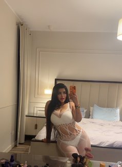 Jojo - masseuse in Cairo Photo 6 of 7